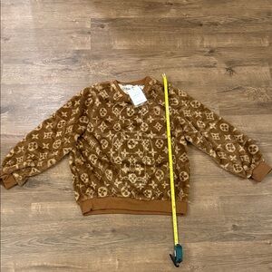Logo Brown Fuzzy Patterned Sweatshirt with Jeweled Bear design NWT Size Small